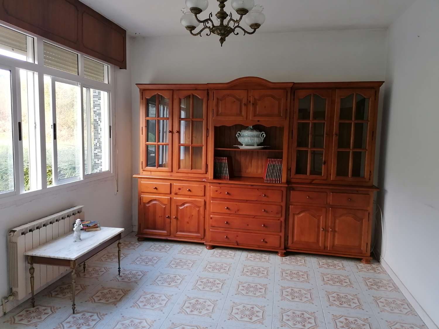 CASA AISLADA DE CAMPO CON SUS ARRIMOS, IDEALES PARA TRANSFORMAR EN BODEGA Y APARCAMIENTO