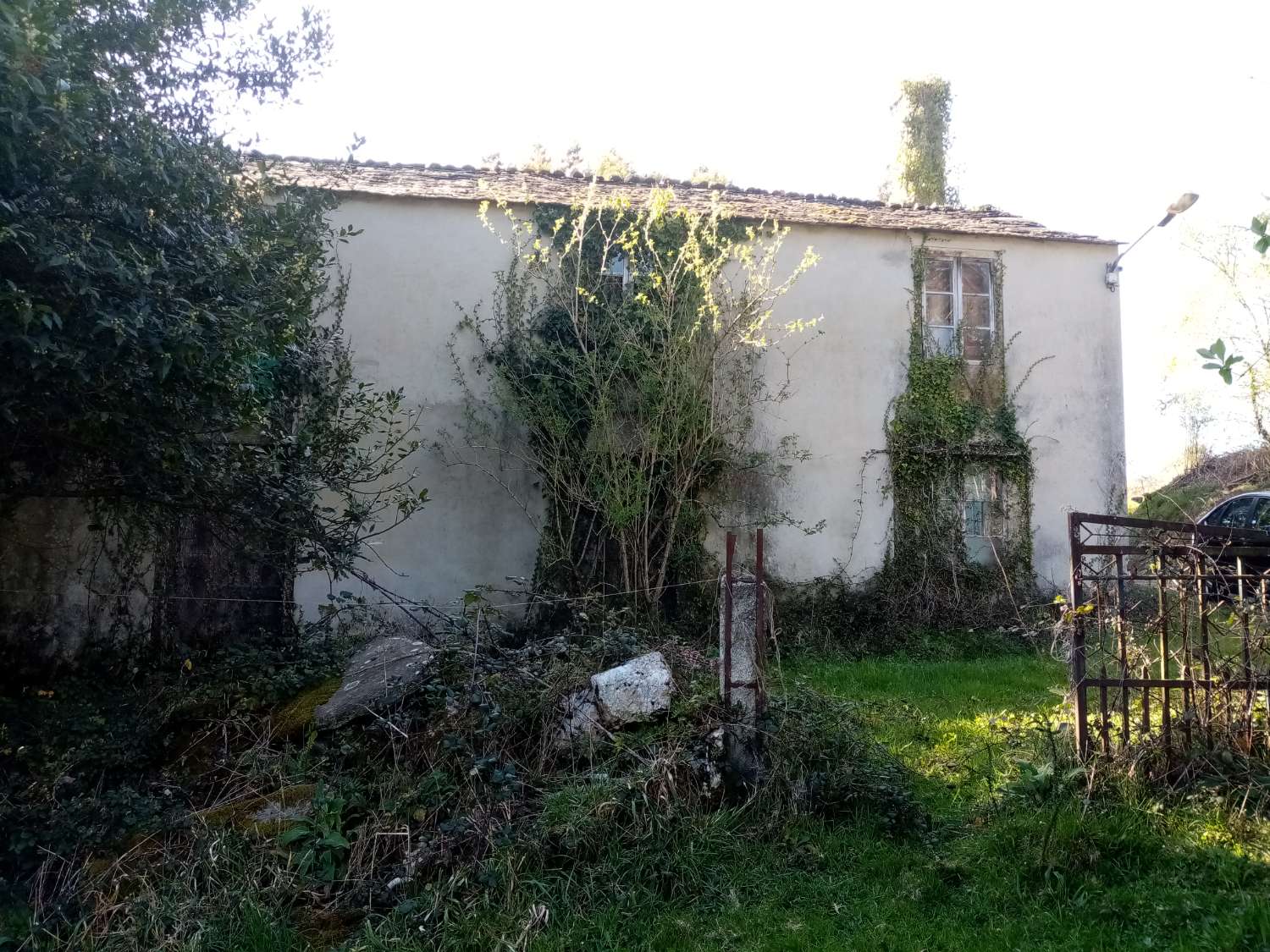 CASA PARA REFORMAR CON FINCA GRANDE EN UN ENTORNO DE NATURALEZA PRIVILEGIADO